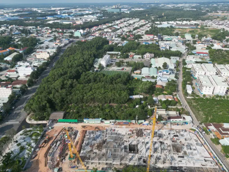 2025年ERP系统技术趋势：从数据中台到智能供应链的演进路径
